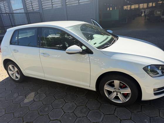 VOLKSWAGEN GOLF 1.4 TSI HIGHLINE 16V GASOLINA 4P AUTOMÁTICO VOLKSWAGEN GOLF 1.4 TSI HIGHLINE 16V GASOLINA 4P AUTOMÁTICO